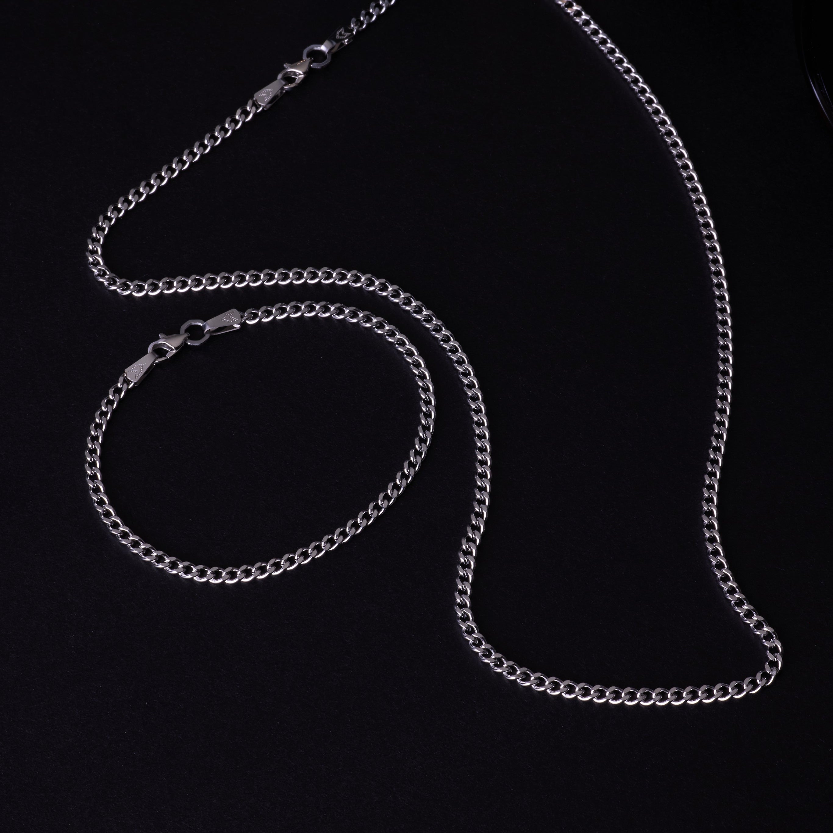 Curb Necklace in Silver