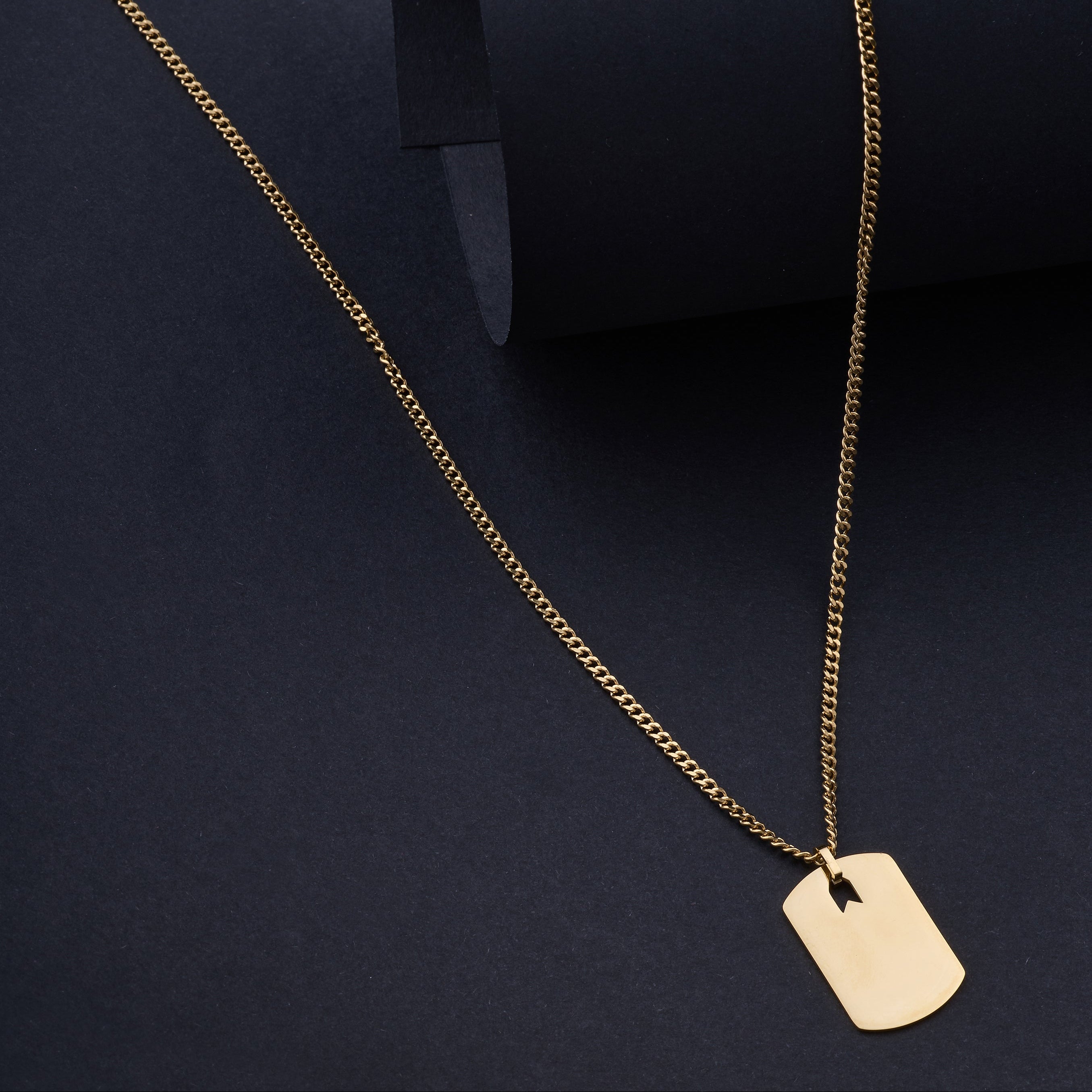 Big Plate Necklace in Gold