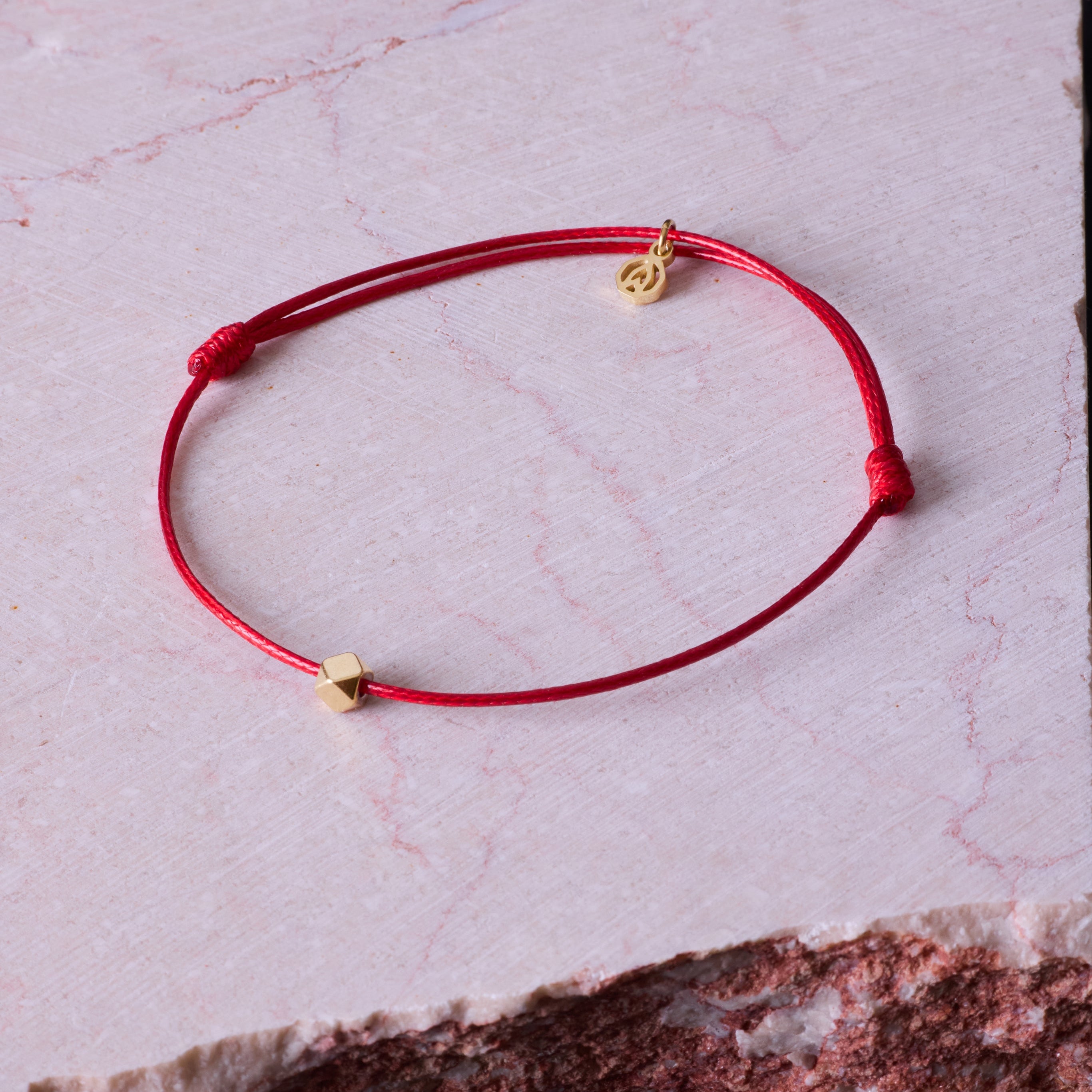 Altın Kırmızı Şans Bileziği