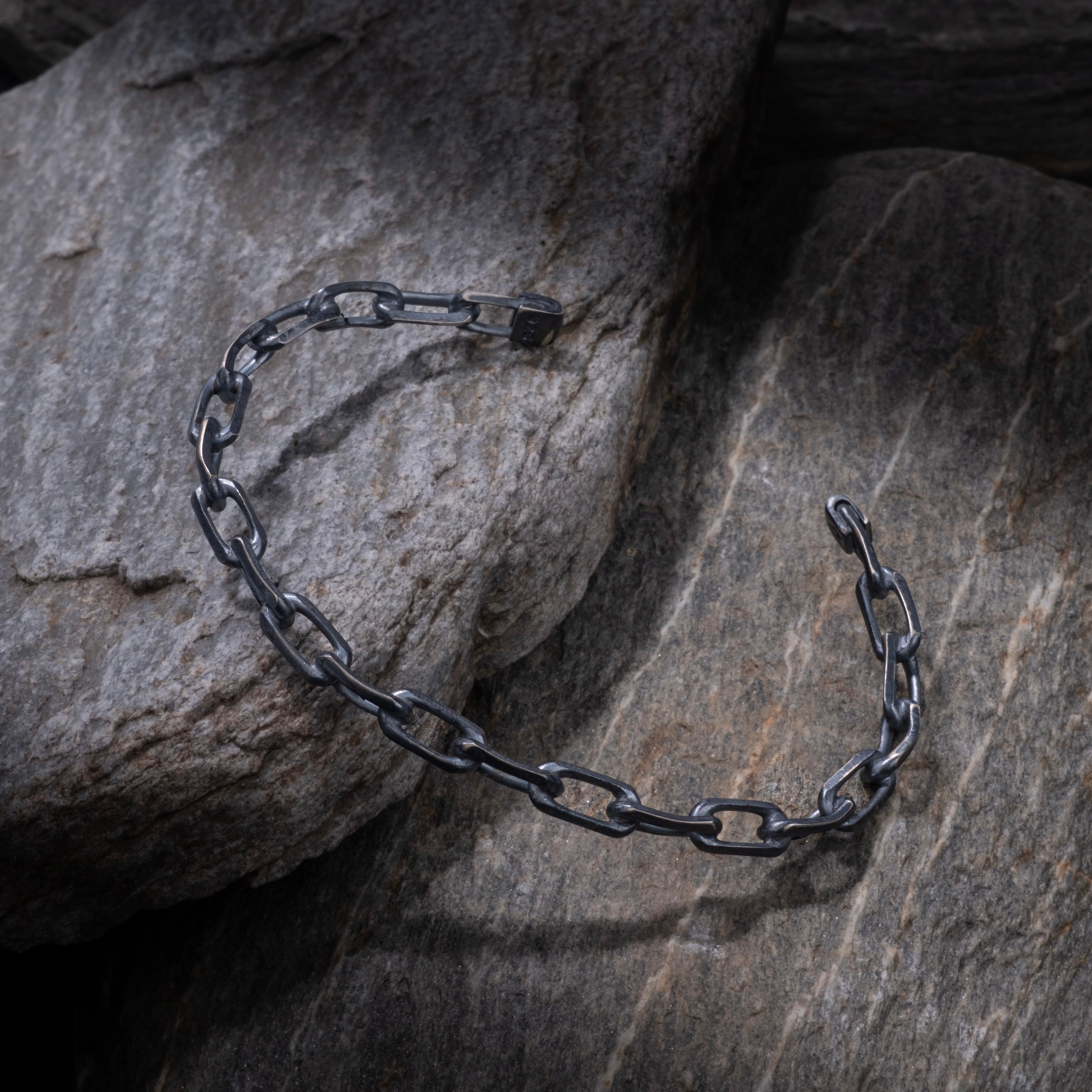 Forsa Chain Bangle in Oxide