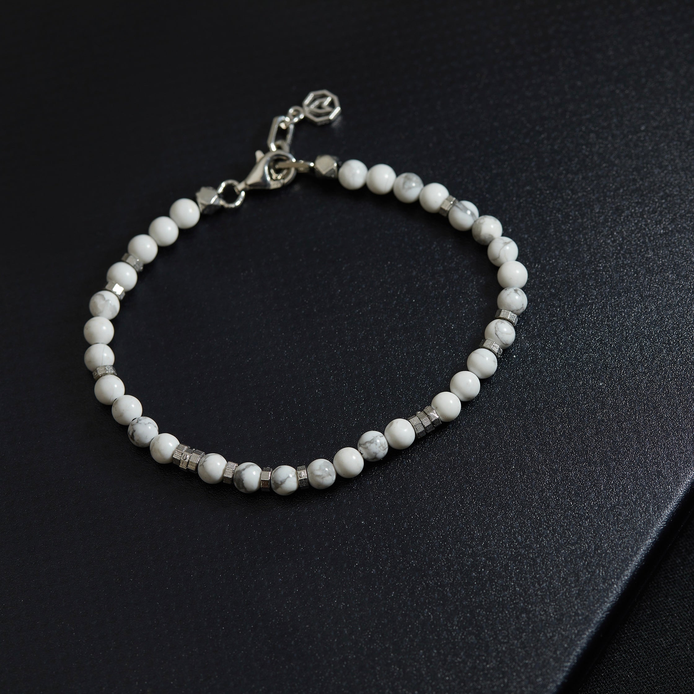 Howlite Bracelet in Silver