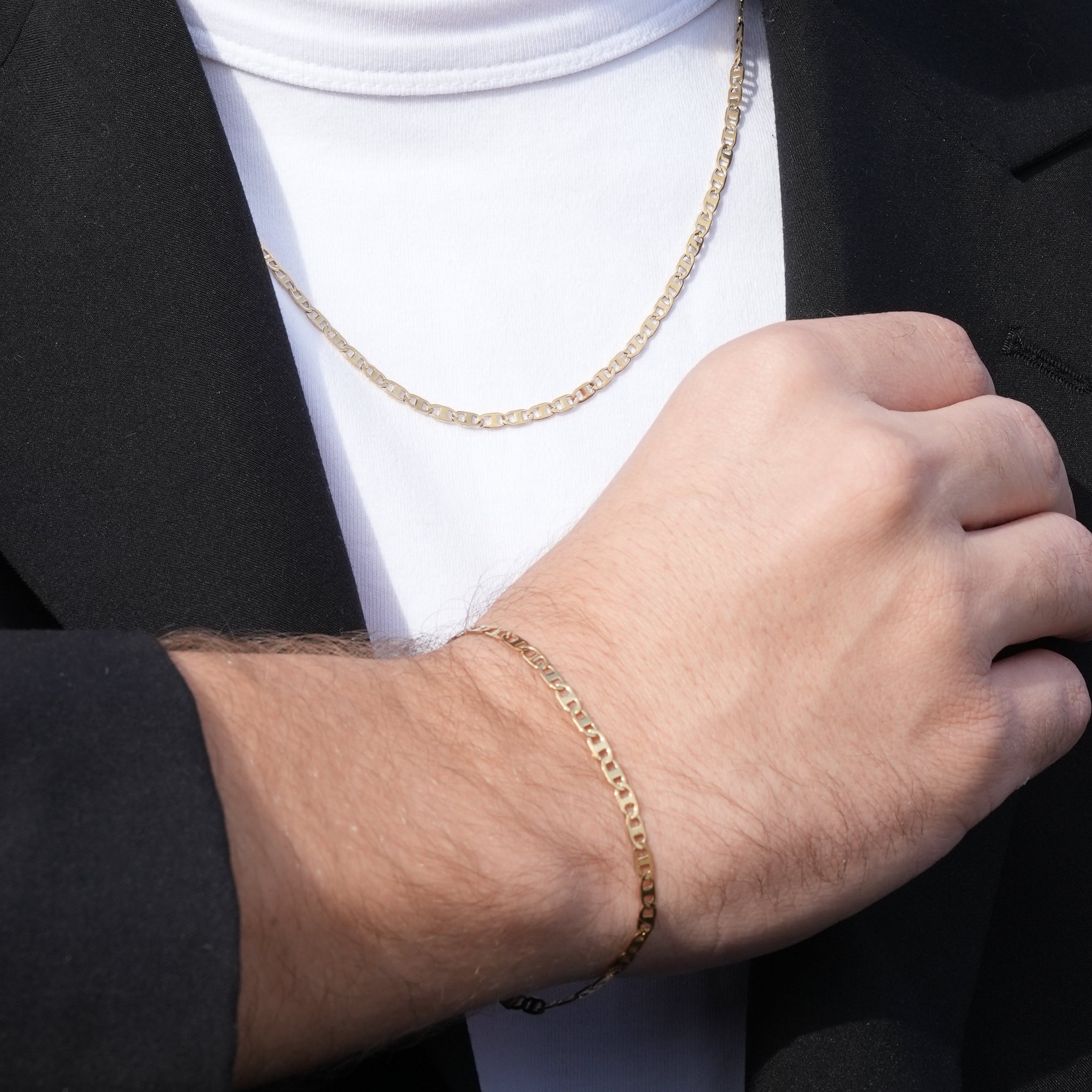 Bar Bracelet in Gold